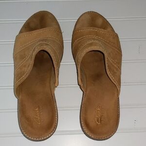 Clarks Women's Tan Suede Slide Sandals